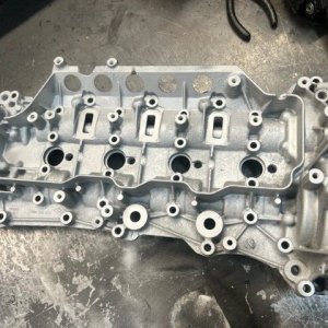 Used Camshaft Carrier and inlet / exhaust camshafts for M9R 2.0 DCI FROM 2010 ON