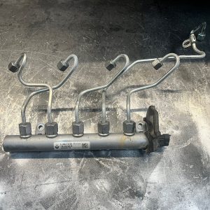 NISSAN VAUXHALL RENAULT  1.6 Dci INJECTION RAIL+PIPES+SENSOR 175210542R
